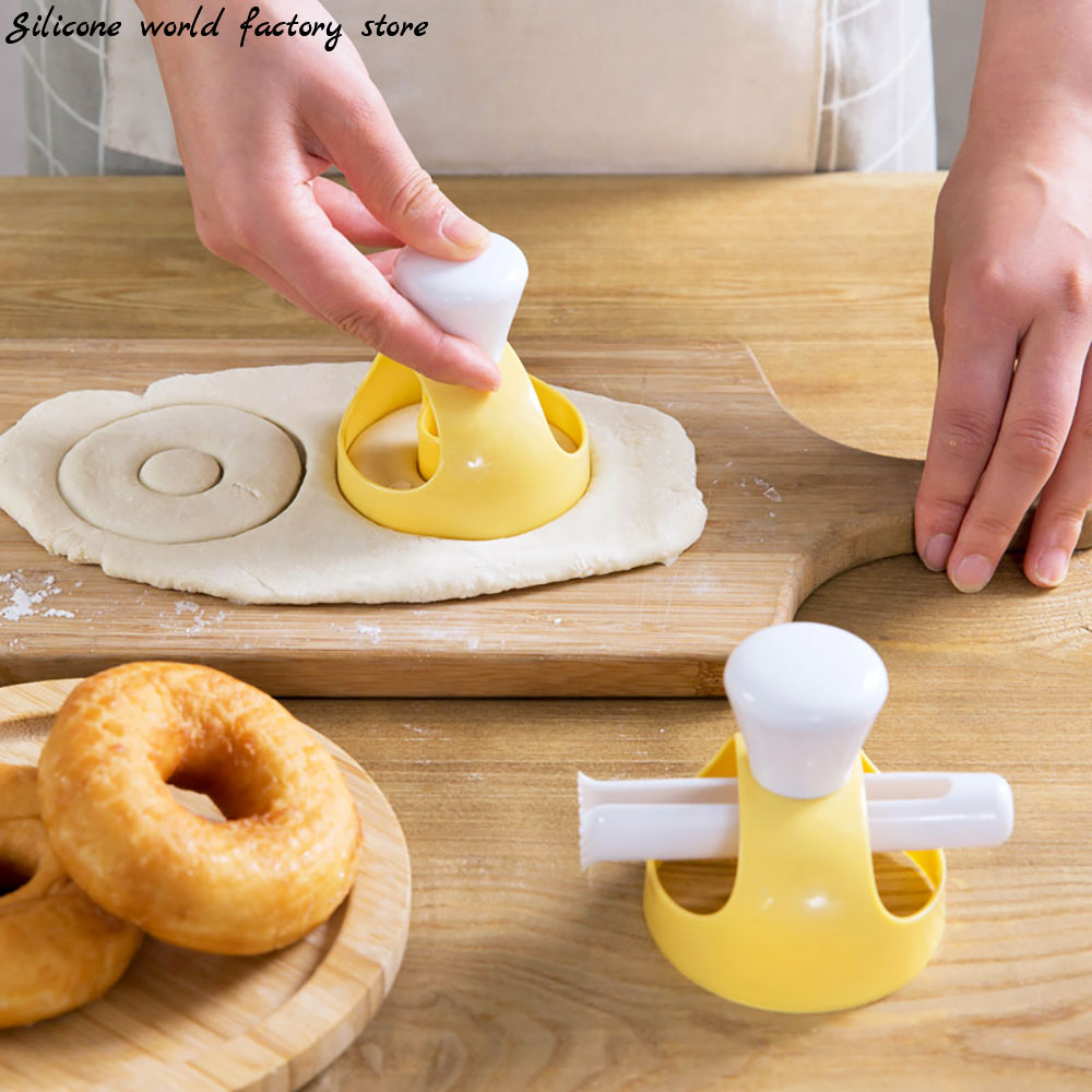 Silicone world Desserts Bread  - مراجعة Donut Mold Silicone وسعره