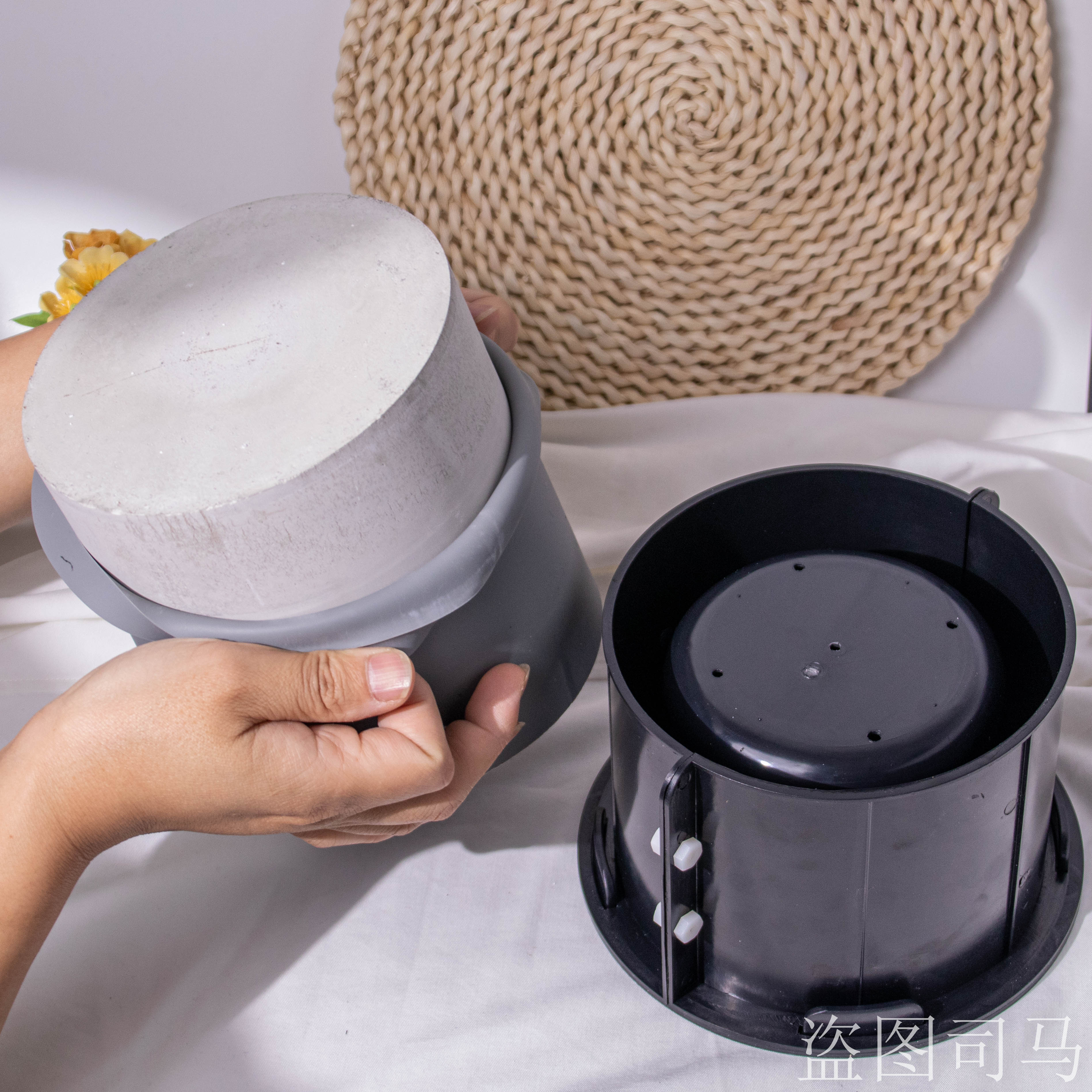 Large Round Flower Pot Cement  - مراجعة Potsticker Mold وسعره