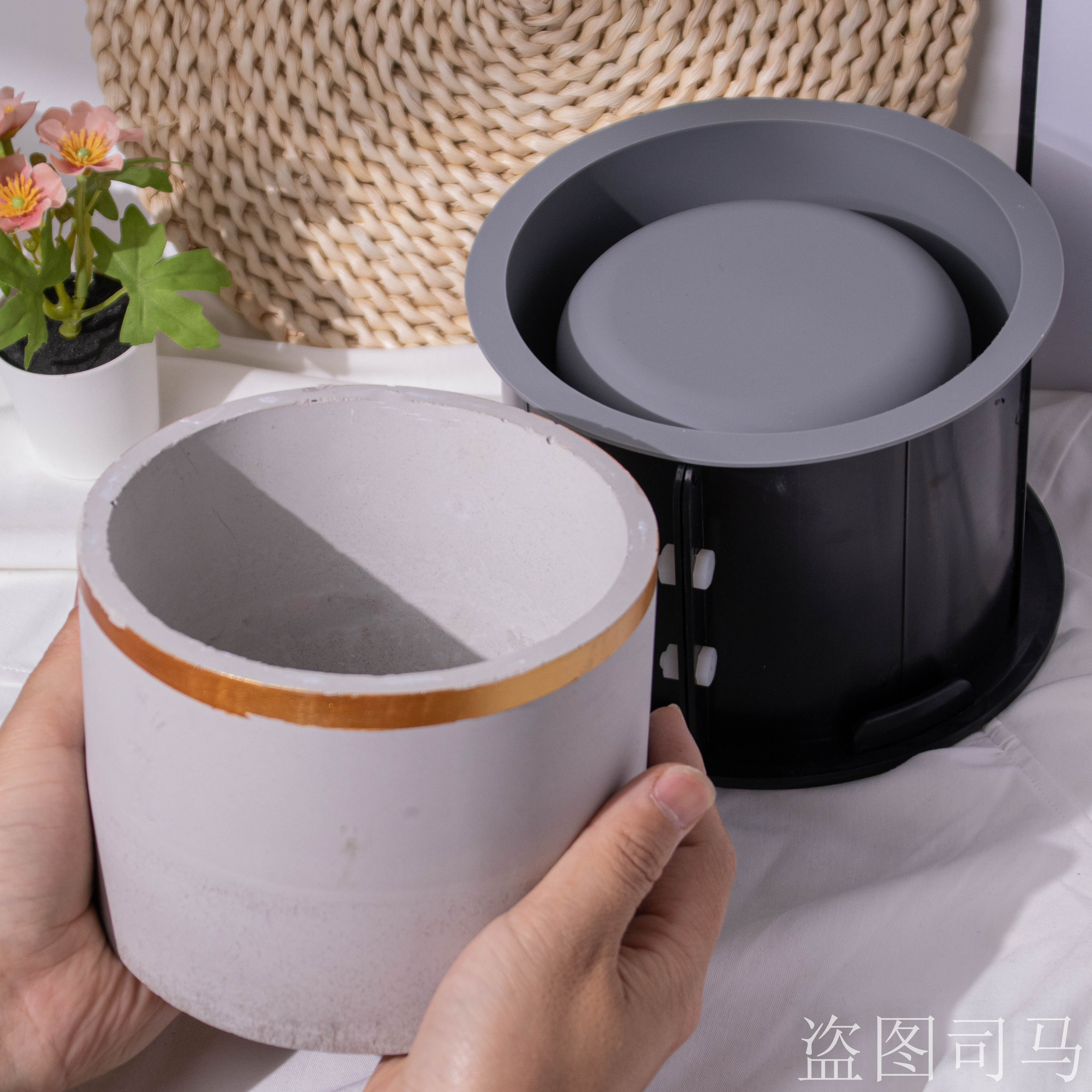 Large Round Flower Pot Cement  - مراجعة Potsticker Mold وسعره